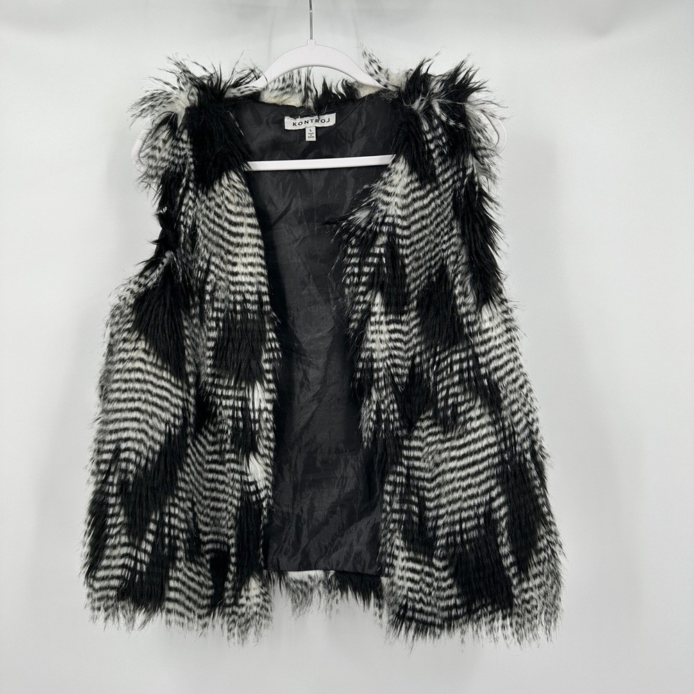 Womens Boho Shaggy Faux Fur Vest Size‎ L Edgy Goth Monochrome Eclectic Indie